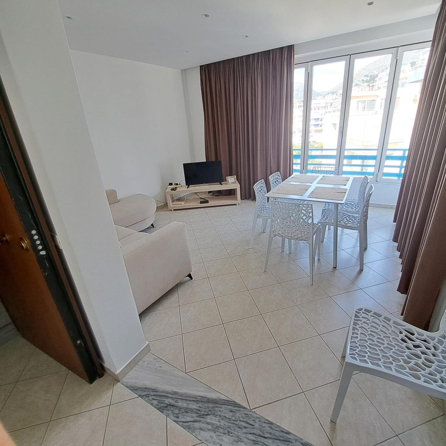 Apart-Hotel Alvi Sarandë Exteriör bild
