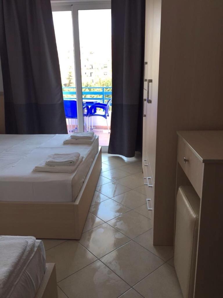 Apart-Hotel Alvi Sarandë Exteriör bild
