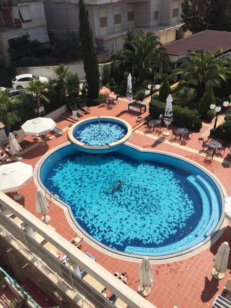 Apart-Hotel Alvi Sarandë Exteriör bild