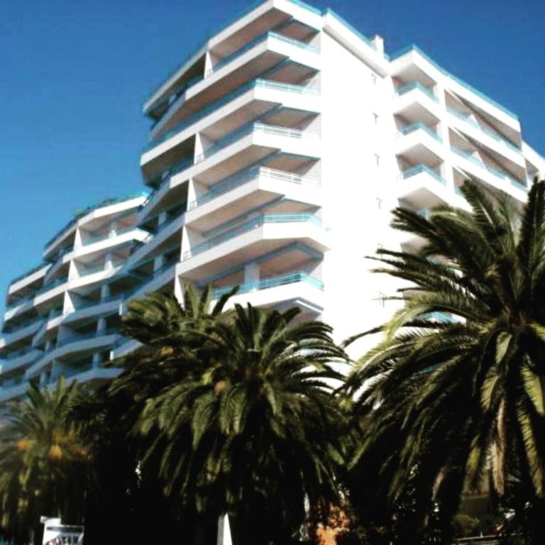 Apart-Hotel Alvi Sarandë Exteriör bild