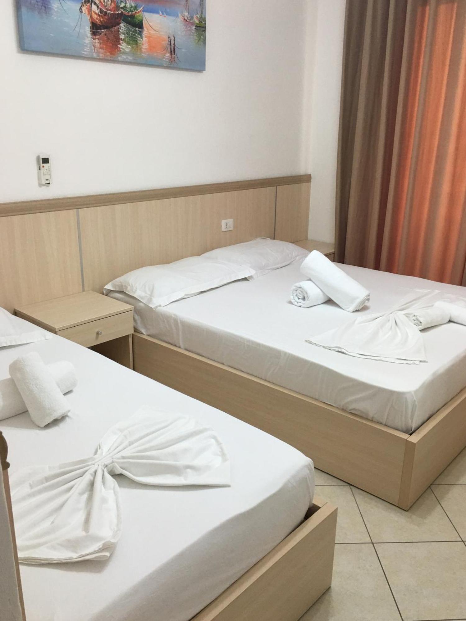 Apart-Hotel Alvi Sarandë Exteriör bild