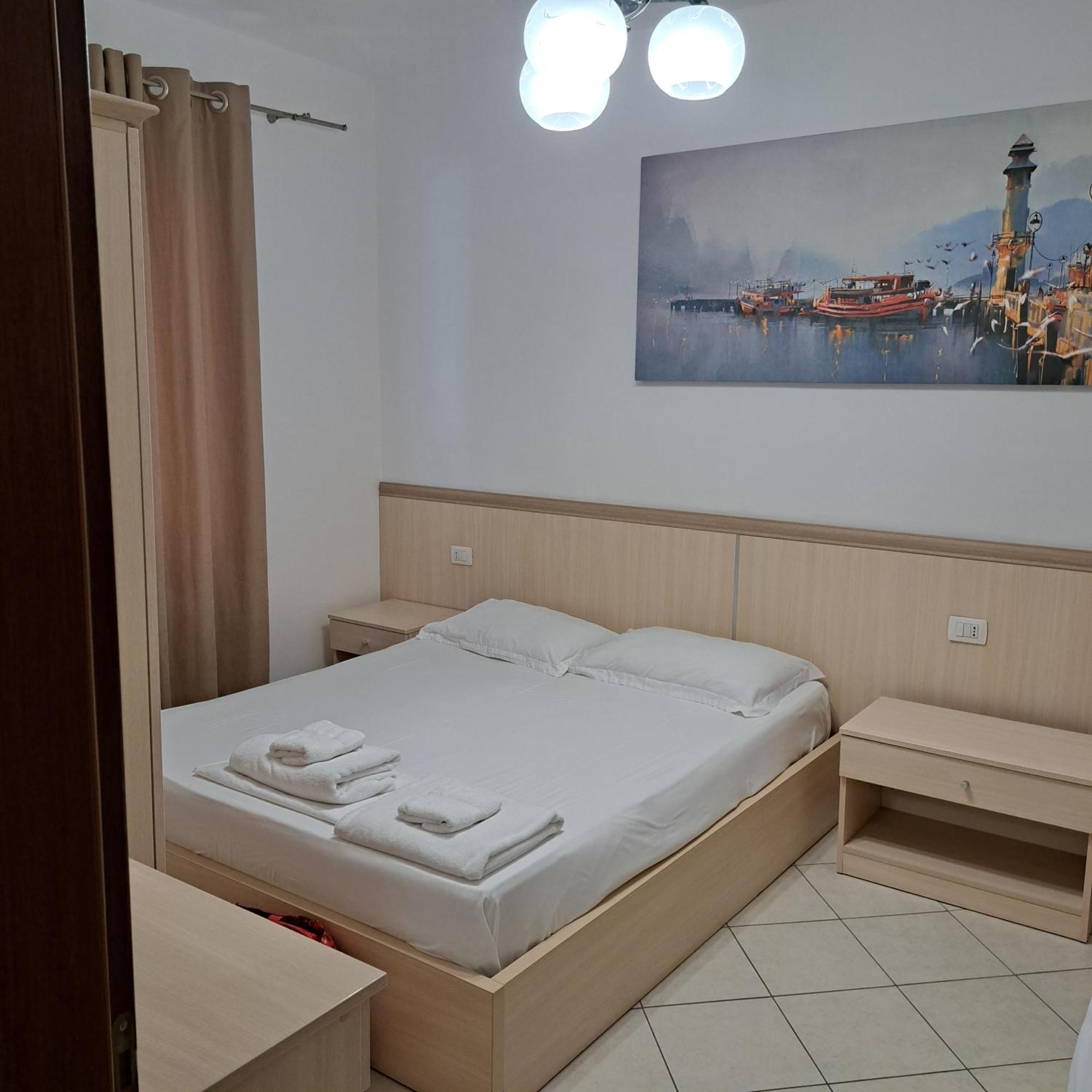 Apart-Hotel Alvi Sarandë Exteriör bild